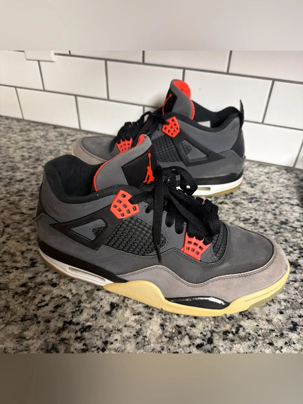 Jordan Air Jordan 4 Infrared DH6927-061 Men's Mid Top Sneaker Gray/Black size 11